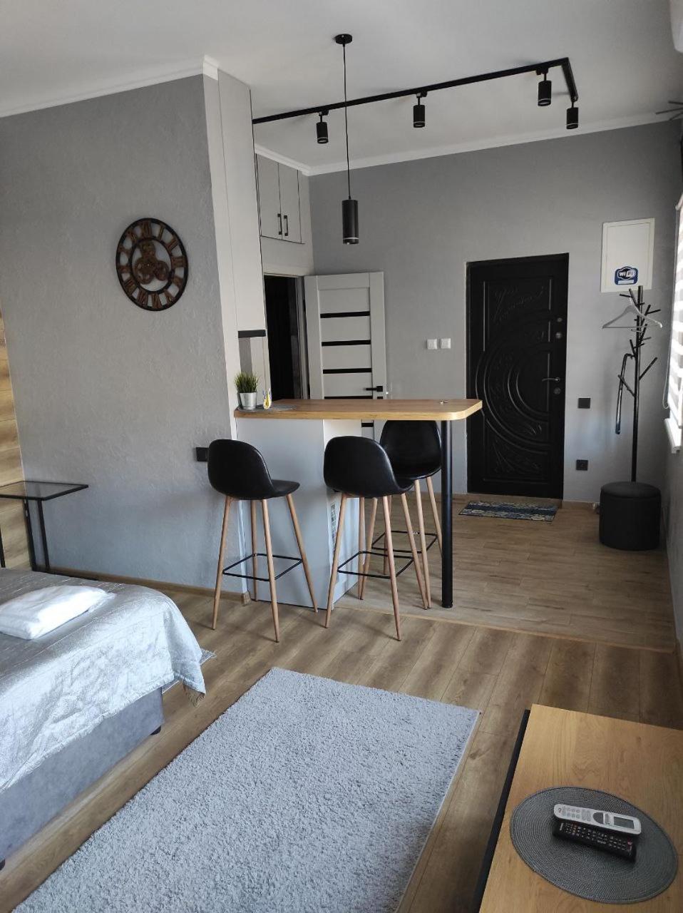 Apart Club Tolstogo TTchernivtsi Extérieur photo
