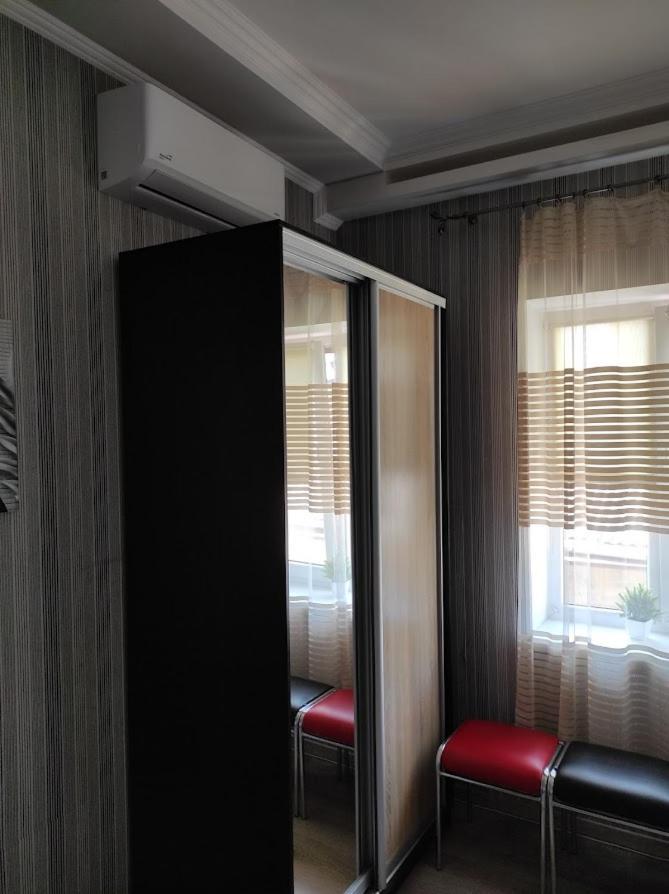 Apart Club Tolstogo TTchernivtsi Extérieur photo